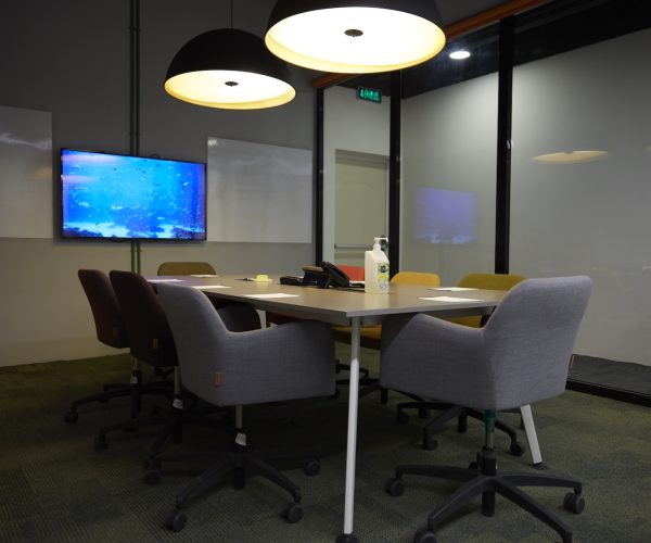 Plaza Cubes Via Flat Meeing Room 2